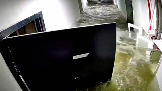 «Титаник» по-хабаровски: прорыв трубы в Хабаровске привел к затоплению паркинга