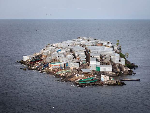 Мгинго – самый густонаселенный остров в мире Migingo01 Мгинго – самый густонаселенный остров в мире
