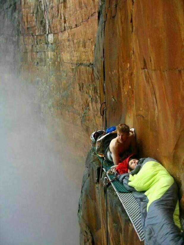 15 волнительных снимков на головокружительной высоте, от которых становится не по себе