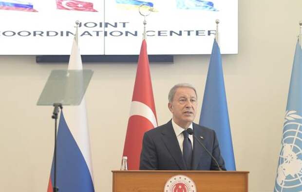 Глава Минобороны Турции Акар: США попросили «переоценить планы» наземной операции в Сирии