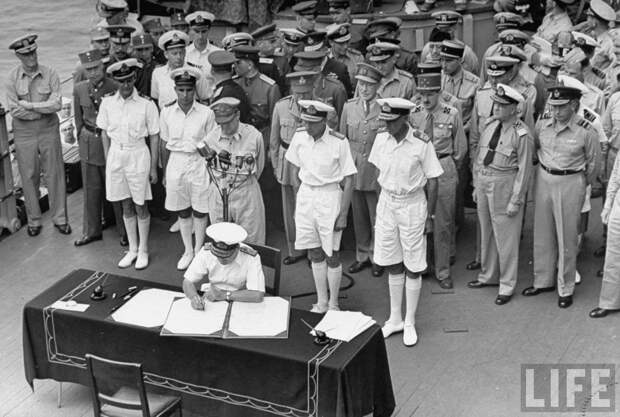2 сентября 1945 года. Токийский залив. Воздушный парад и капитуляция