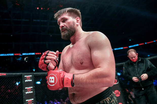 Российский боец MMA Виталий Минаков заявил, что в США ты никому не нужен
