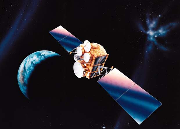 Эксперт: спутник «Рассвет» усилит связь и изменит систему управления войсками