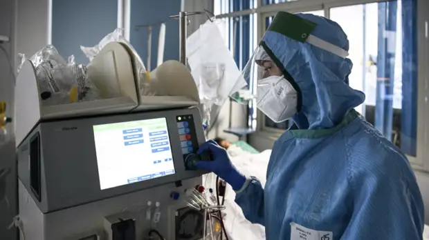 В Свердловской области темпы заболеваемости COVID-19 снизились в 120 раз за три недели