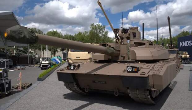 На Парижской выставке Eurosatory 2024 Франция представила новую модификацию танка Leclerc XLR, который преподносится в качестве нового поколения уже известного ОБТ.