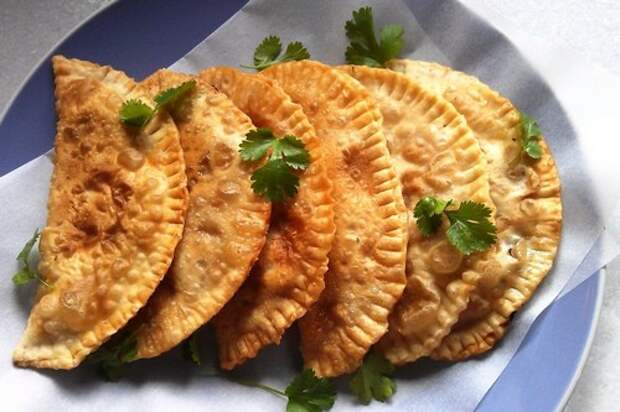 Крымские чебуреки с мясом и луком
