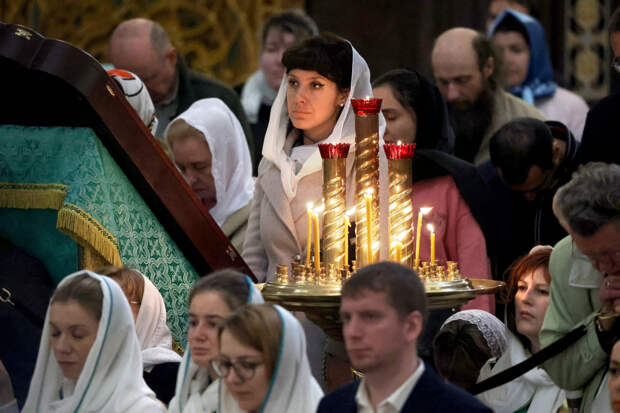 Поздравления с Троицей в стихах и прозе. Как поздравить близких с праздником в 2026 году?