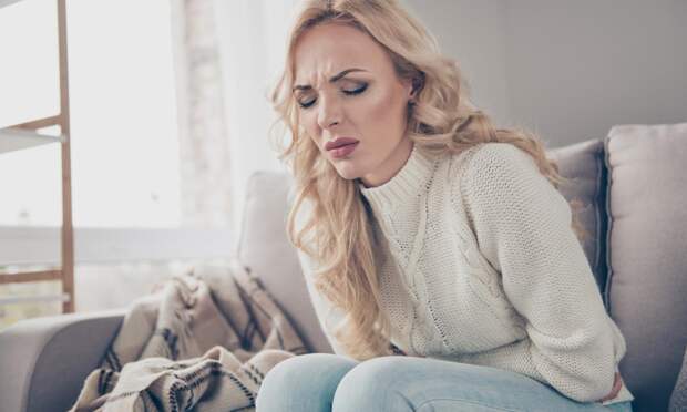 Девушка не могла завязывать шнурки и ходить в брюках из-за боли: причину искали много лет