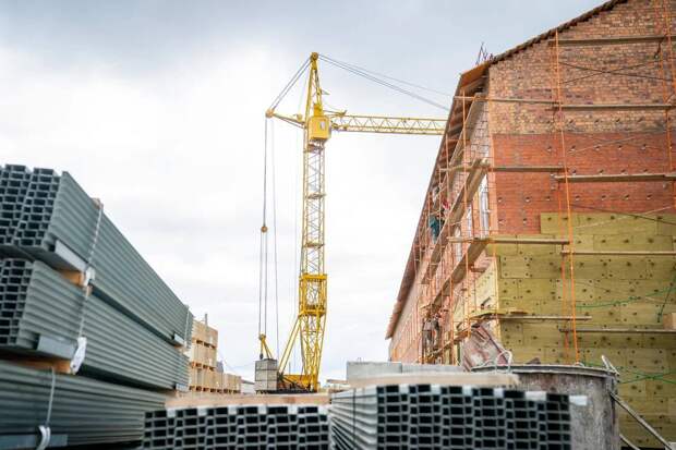 Кризис платежей в ХМАО: депутат-застройщик погасил долг по зарплате в 100 млн после уголовного дела