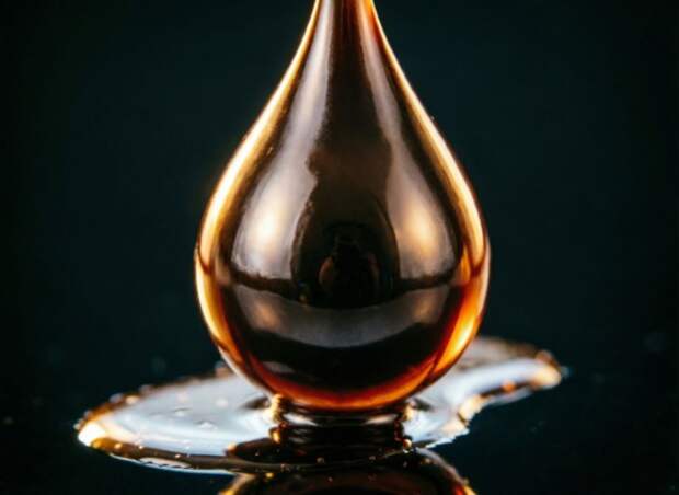 Нефть Brent вернулась к $105 за баррель 26 марта, свидетельствуют данные биржи ICE