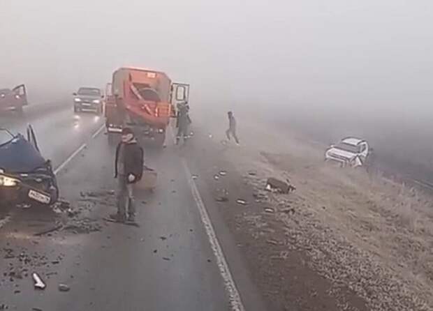 Туман, видимость плохая, но все торопятся