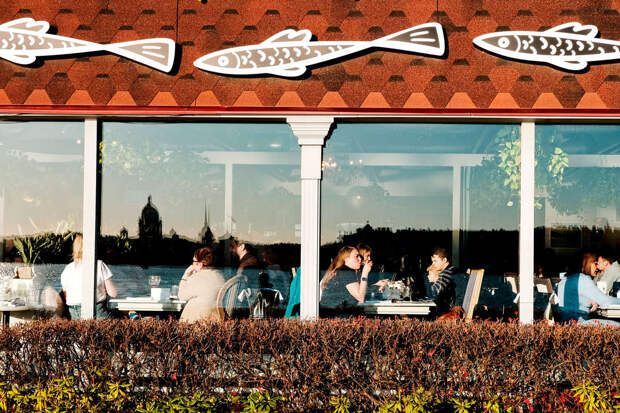 В Петербурге 15 апреля официально начался сезон корюшки