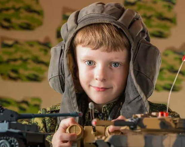 Мальчик, который хочет прокатиться на танке Т-90 - получил ответ от Путина. Внимание на концовку ответа! (2021)