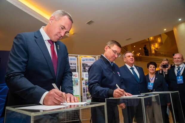 Сенатор Якушев решил кассовый разрыв «Мостостроя-11»: на мост в Сургуте пришли 4 млрд из центра