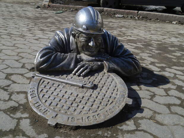 Россия, Омск - памятник сантехнику