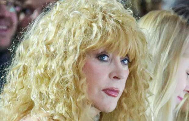 «Минус 14 миллионов»: 76-летняя Алла Пугачева возобновляет корпоративы на Кипре