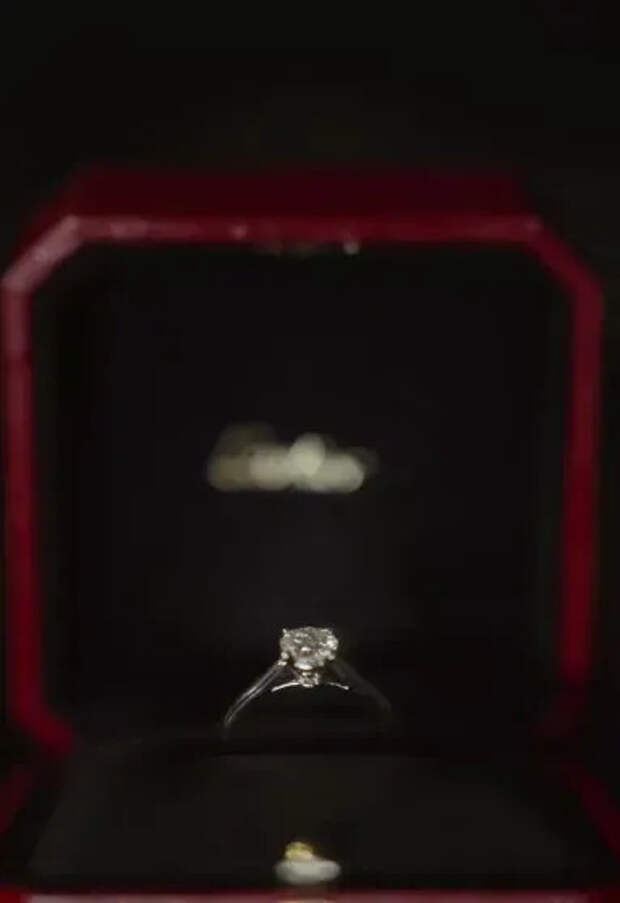 Помолвочное кольцо Евгении Медведевой