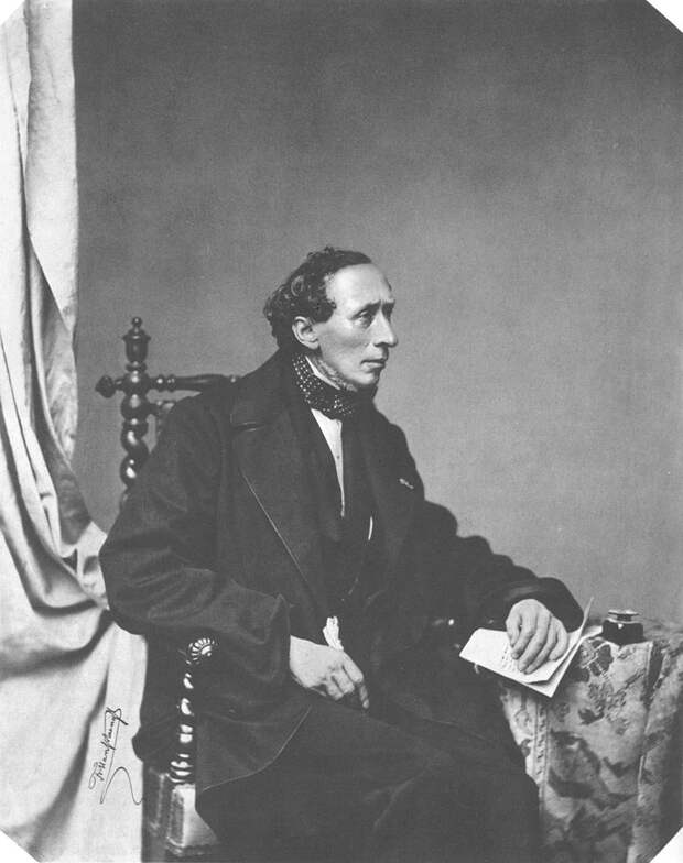 800px-Hans_Christian_Andersen_2.jpg