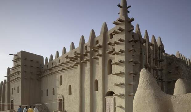 Отсутствие безопасности ставит под угрозу историческую мечеть Дженне в Мали