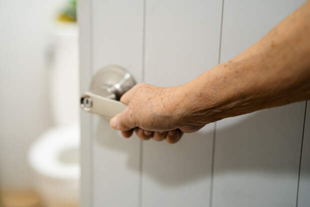 Доктор Мясников предупредил о грозящей тремя неделями сидения «на горшке» ошибке