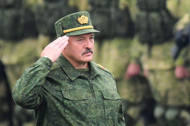 Лукашенко: Белоруссия в случае войны нарастит численность войск до полумиллиона