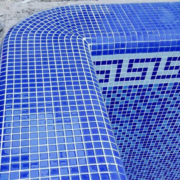 Мозаика в основном голубая /Фото:arena-swim.ru Мозаика в основном голубая /Фото:arena-swim.ru