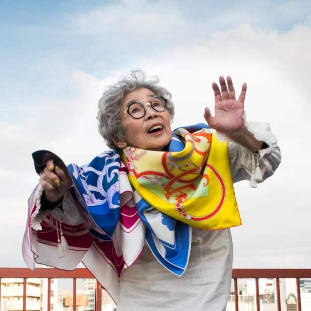 90-летняя бабушка-позитив из Японии, покорившая соцсети своими фотографиями Instagram, бабушка, в мире, люди, позитив, япония