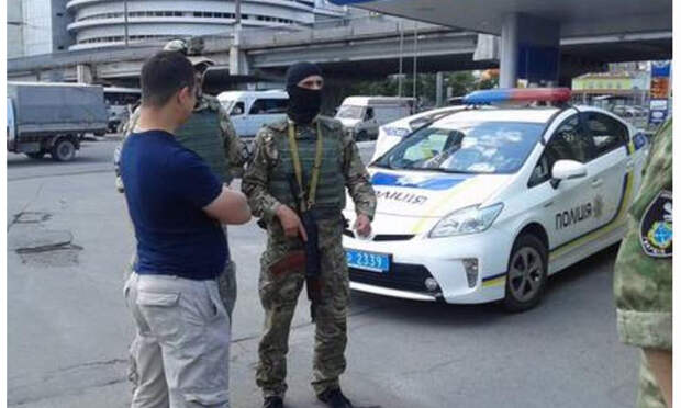 Азов устроил бойню в центре Днепропетровска (ФОТО, ВИДЕО)