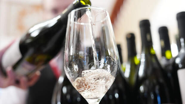 Юрист: распитие алкоголя на улице в праздники грозит штрафом