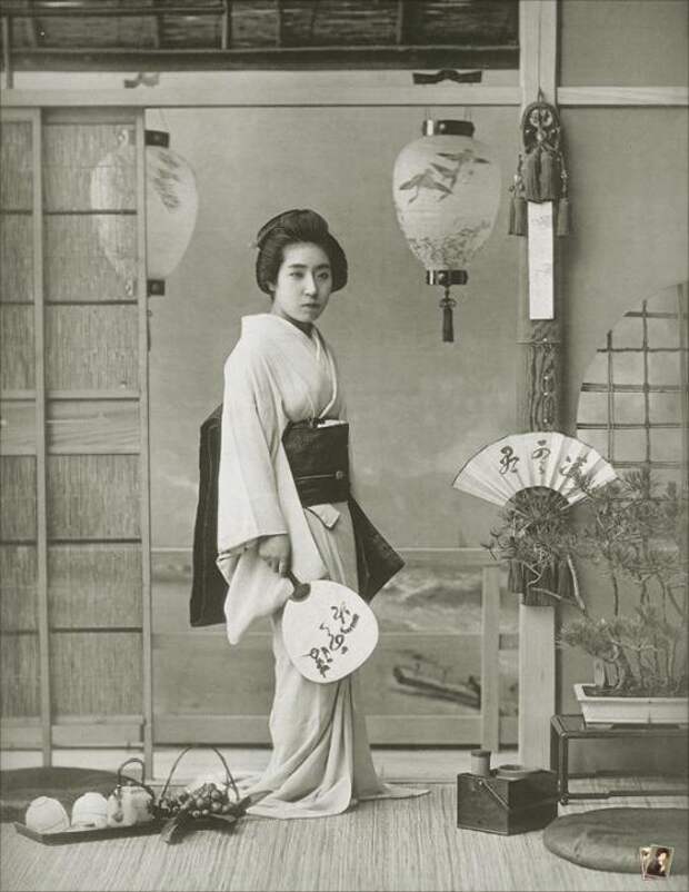 Kotoyo of the Nakamura geisha house (中村屋小豊 [小と代].   Котойо из дома гейш Накамура заняла третье место.