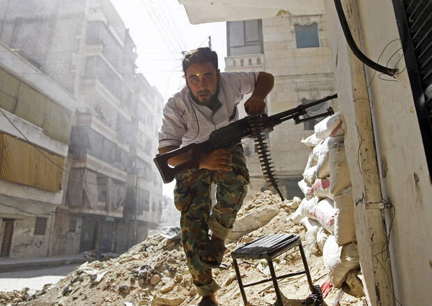 Сирия. Вооружённый конфликт продолжается с 15 марта 2011 года. Противостояние ведётся между правительственными войсками и повстанцами. (abdullatif anis)
