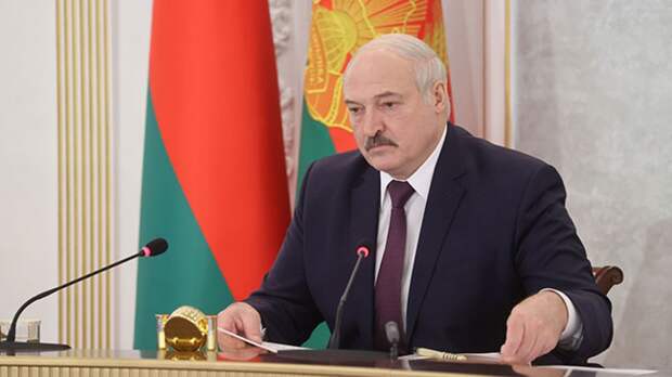 Пресс-секретарь Лукашенко рассказала о содержимом чемоданчика белорусского президента