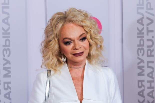 Адвокат Лурье усомнилась в смысле нового трека Долиной