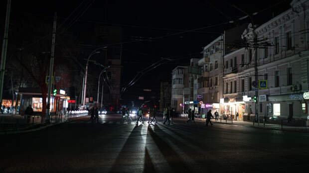 Укрэнерго: на всей Украине вводят почасовые отключения электричества