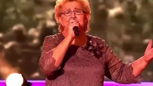 Жительница Алтайского края выступила с песней на шоу Андрея Малахова