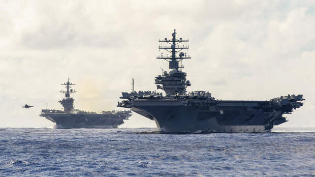 CNN: США планируют отправить третий авианосец на Ближний Восток