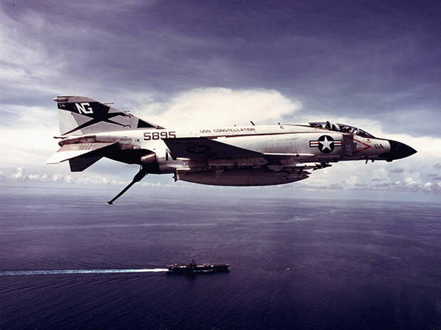 F-4 Phantom,