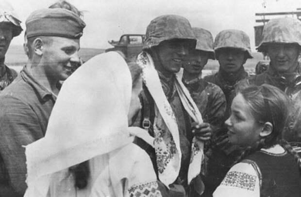 Война войной, а эмоции к друг другу никто не отменял. Война войной, а эмоции к друг другу никто не отменял.