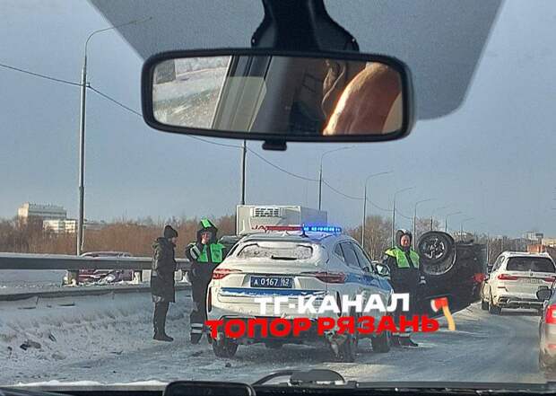 На Северной окружной дороге в Рязани перевернулся автомобиль