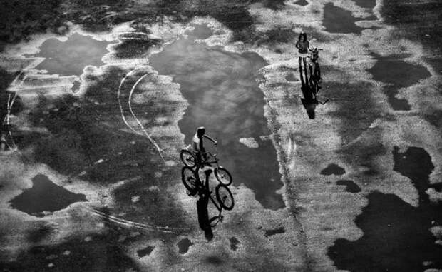 После дождя на велосипеде... Фотограф: Сергей Коляскин, Россия.
