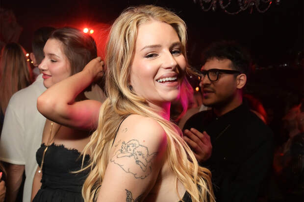 Отказ от работы на OnlyFans вынудил сестру Кейт Мосс покупать подделки люксовых брендов