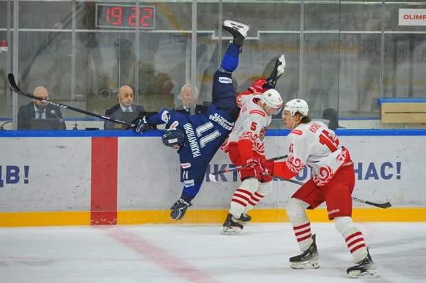 ХК «Рязань-ВДВ» всухую проиграл «Ростову», нанеся 71 бросок по воротам