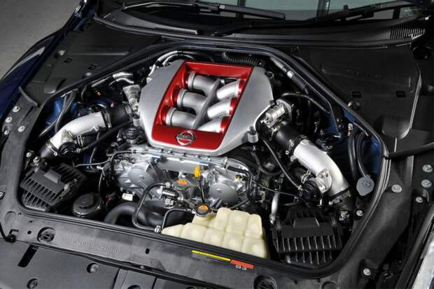 Nissan R35 GT-R двигатель, капот, мотор, суперкар