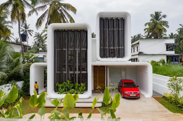 Семейный дом со смелым геометрическим фасадом в Индии