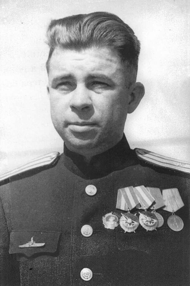 Александр Иванович Маринеско (1913 - 1963) — советский моряк-подводник, капитан 3-го ранга, во время Великой Отечественной войны командовавший подводными лодками М-96 и С-13 Краснознамённого Балтийского флота ВМФ СССР
