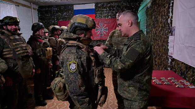 Добровольцы отрядов «БАРС-37» и «БАРС-13» получили награды в зоне СВО