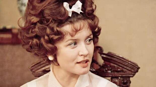 Тест по фильму «Москва слезам не верит»: говорила ли Вера Алентова эти фразы в легендарной картине СССР?