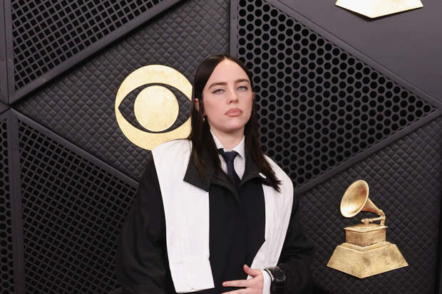 Певица Билли Айлиш пришла на "Грэмми" с кольцом на безымянном пальце