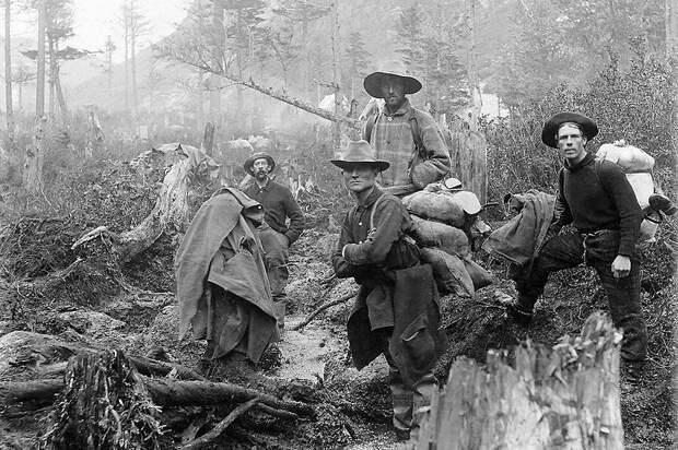 klondike-gold-rush-miners-1897-daniel-hagerman