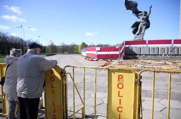 Стоит ли России ввязываться в войну с памятниками?